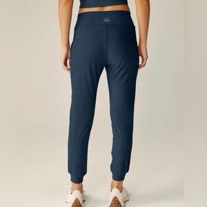 BEYOND YOGA Spacedye Midi Jogger size SMALL jogger pants